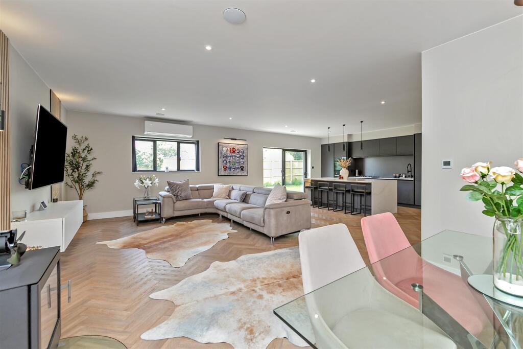 Additional image 4 of The Meads, Bricket Wood, St. Albans