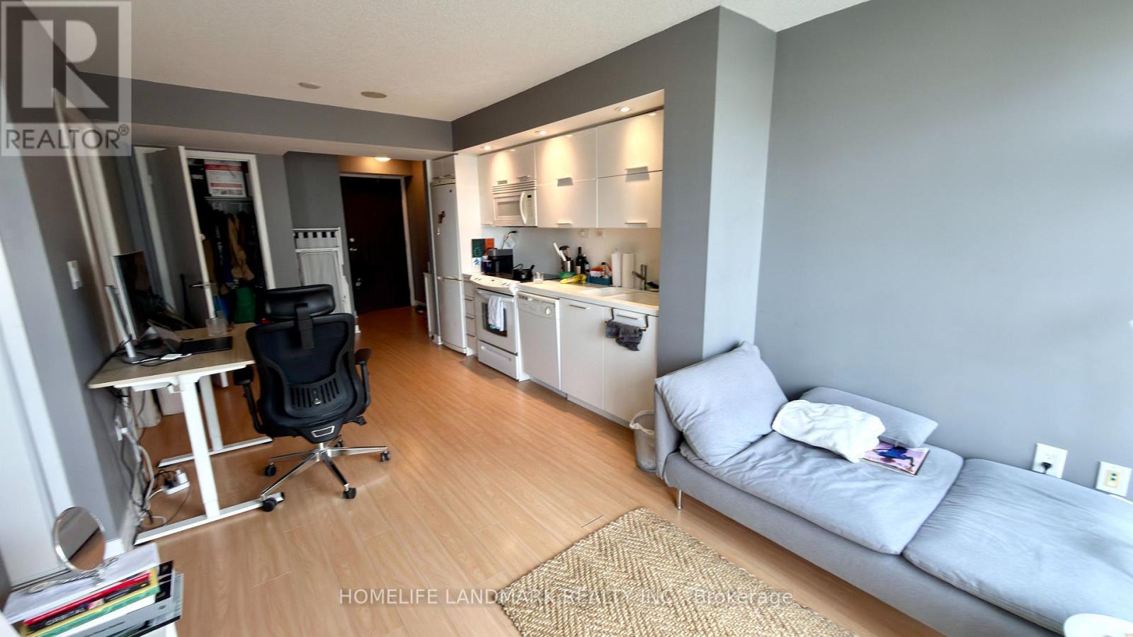 Property image for 1608 - 25 CAPREOL COURT|Toronto (Waterfront Communities), Ontario M5V3Z7