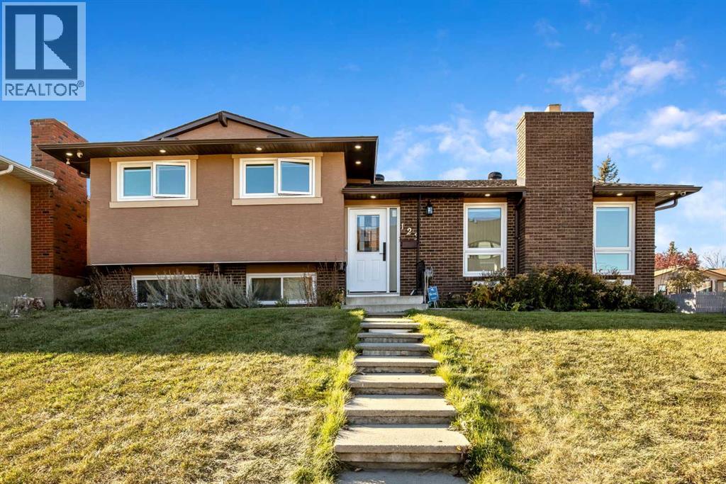 123 Pinemill Way NE|Calgary, Alberta T1Y2C6