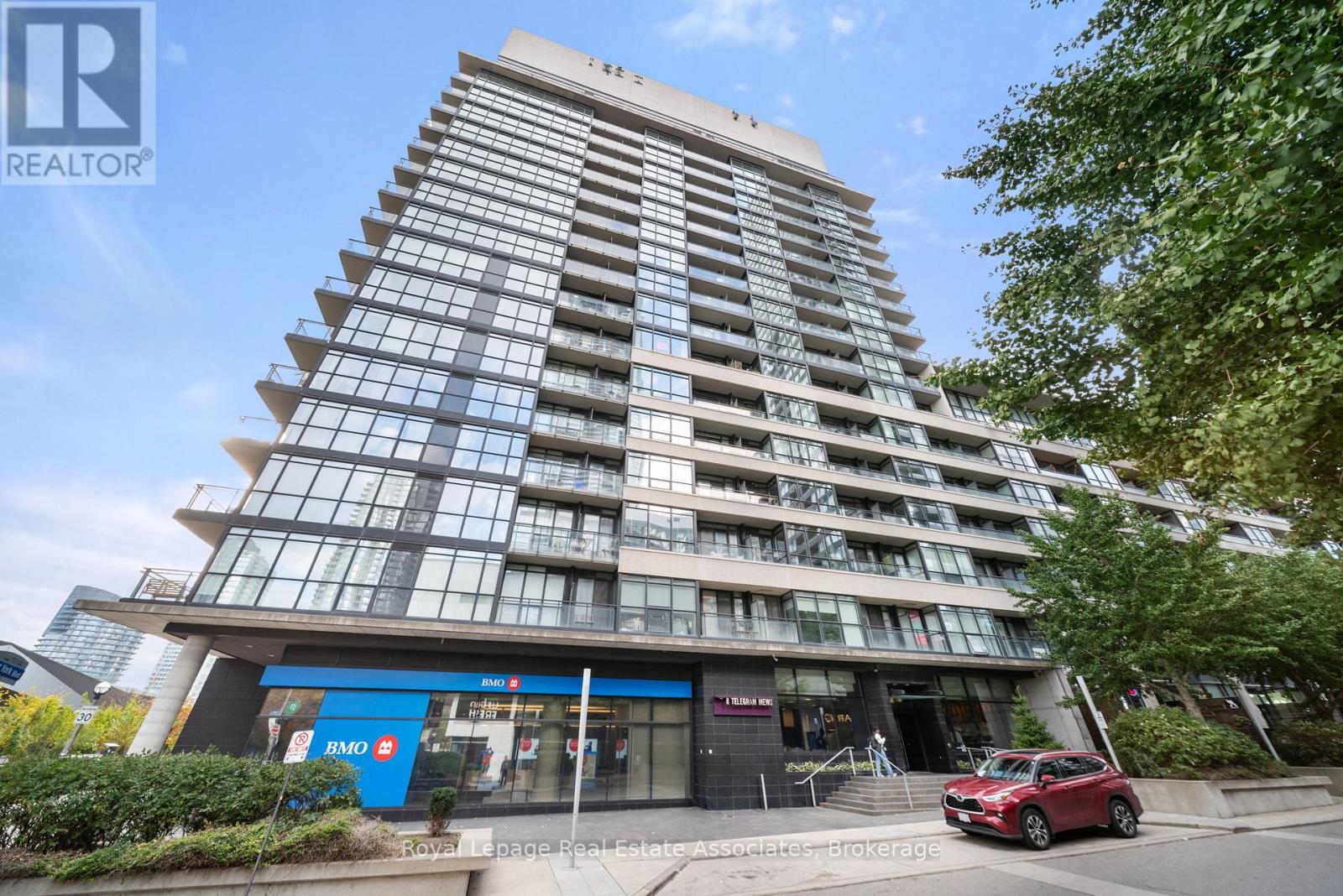 Property image for 518 - 8 TELEGRAM MEWS|Toronto (Waterfront Communities), Ontario M5V3Z5