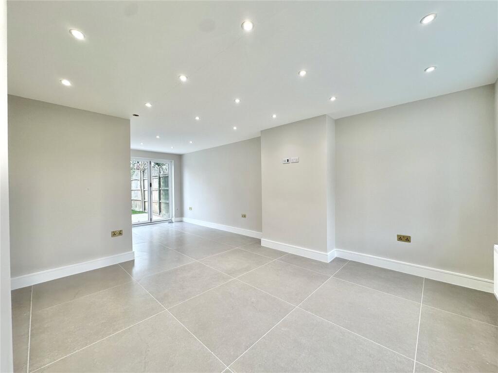 Additional image 4 of Wych Elms, Park Street, St. Albans, Hertfordshire, AL2