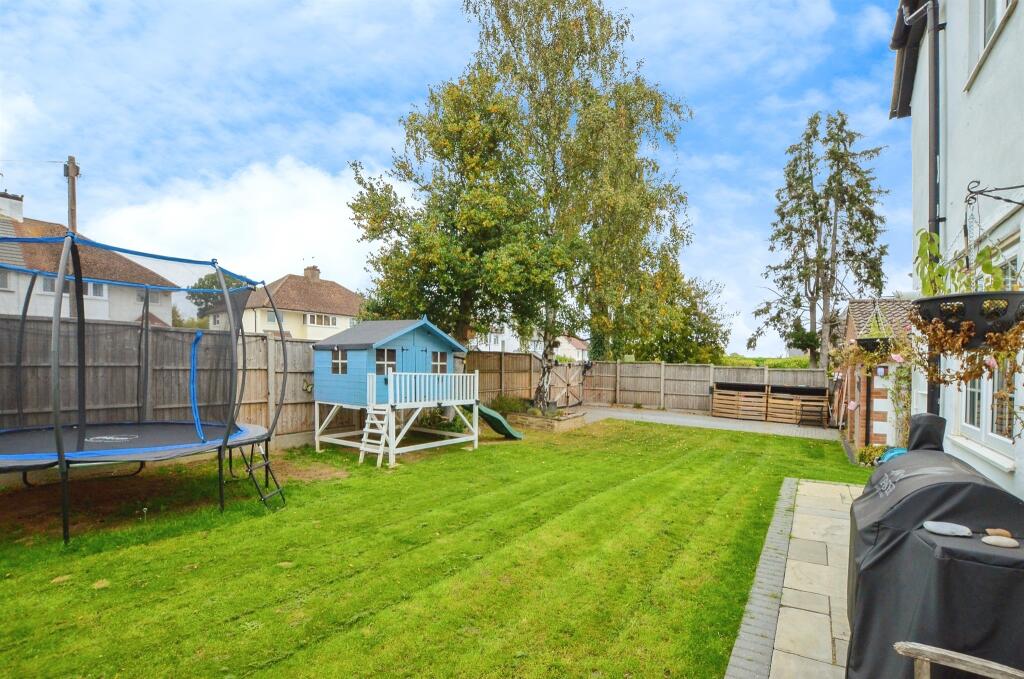 Additional image 15 of Fairway Close, Park Street, St. Albans