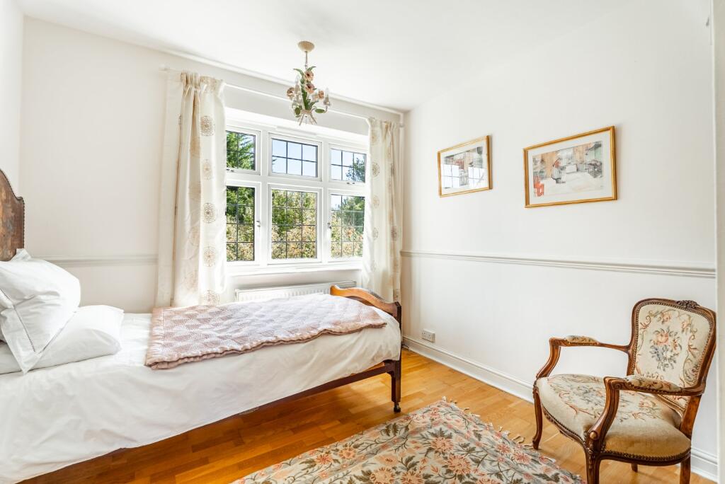 Additional image 14 of Watling Street, Park Street, St. Albans, Hertfordshire, AL2