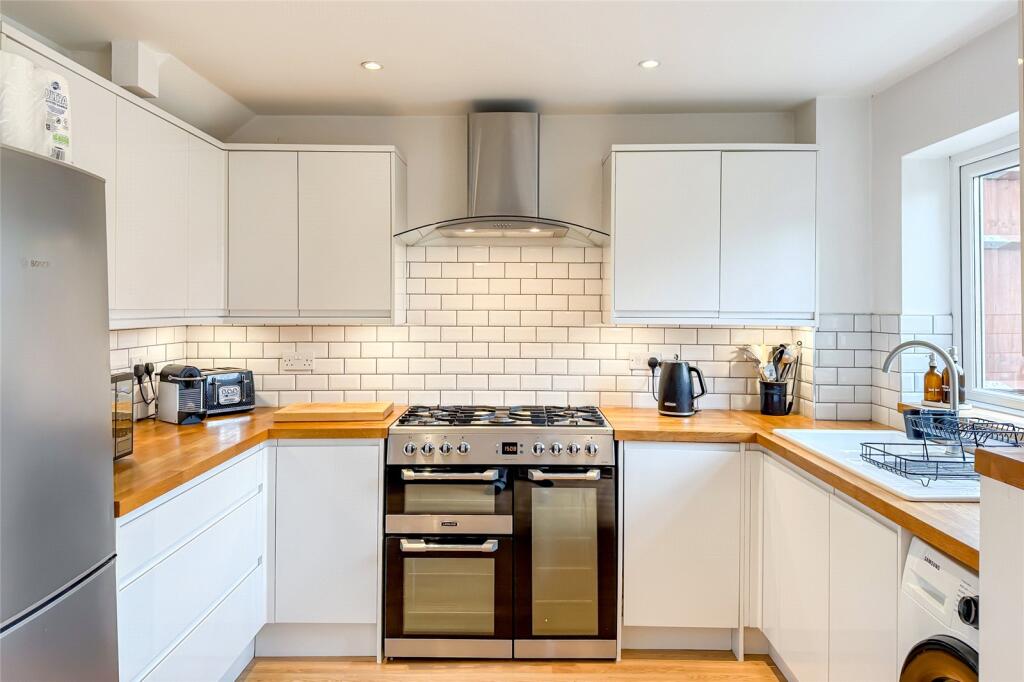 Additional image 14 of Elizabeth Court, St. Albans, Hertfordshire, AL4