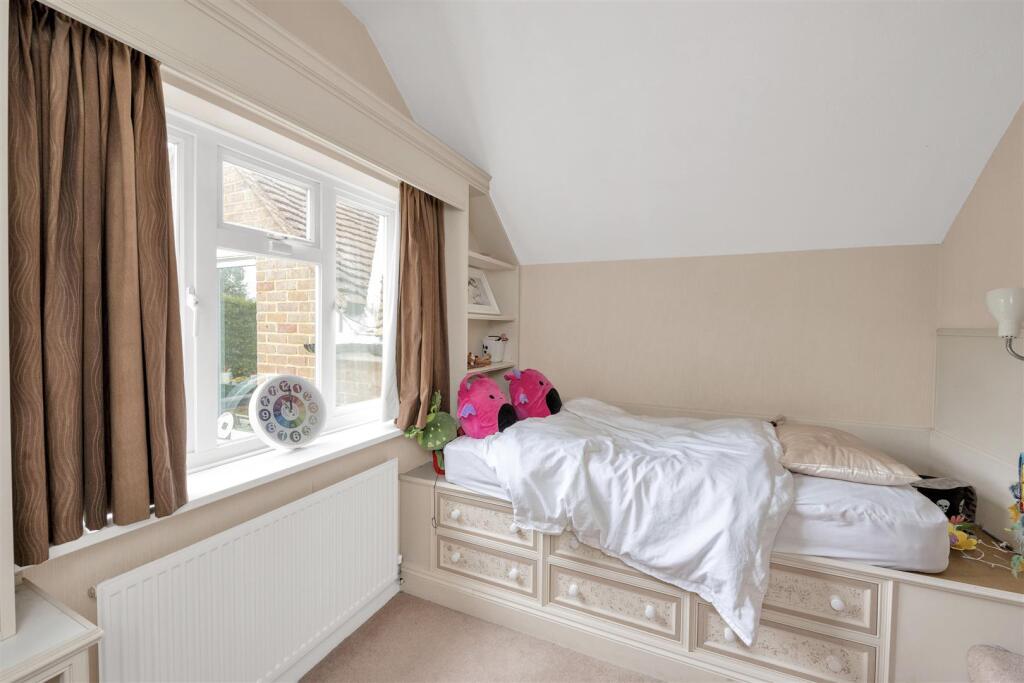 Additional image 8 of Oakfield Road, Harpenden