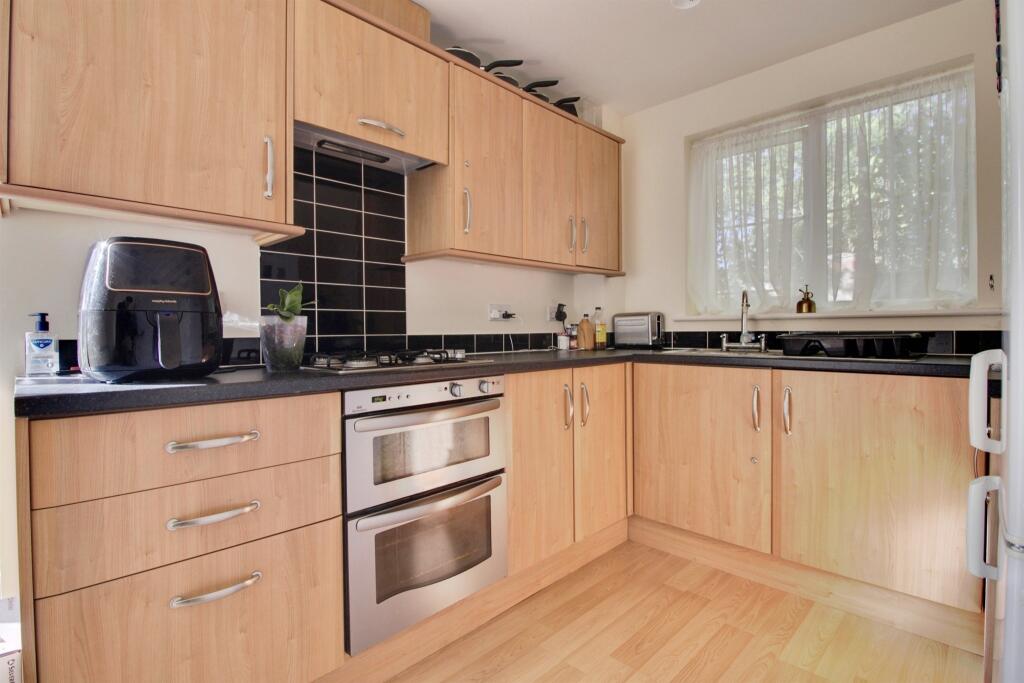 Additional image 5 of Howlands, Welwyn Garden City