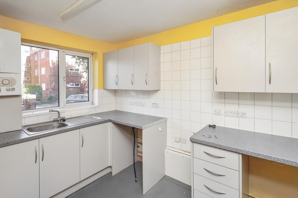 Additional image 12 of 6 Bridge Court, Hillside Road, Harpenden, Hertfordshire, AL5 4DH