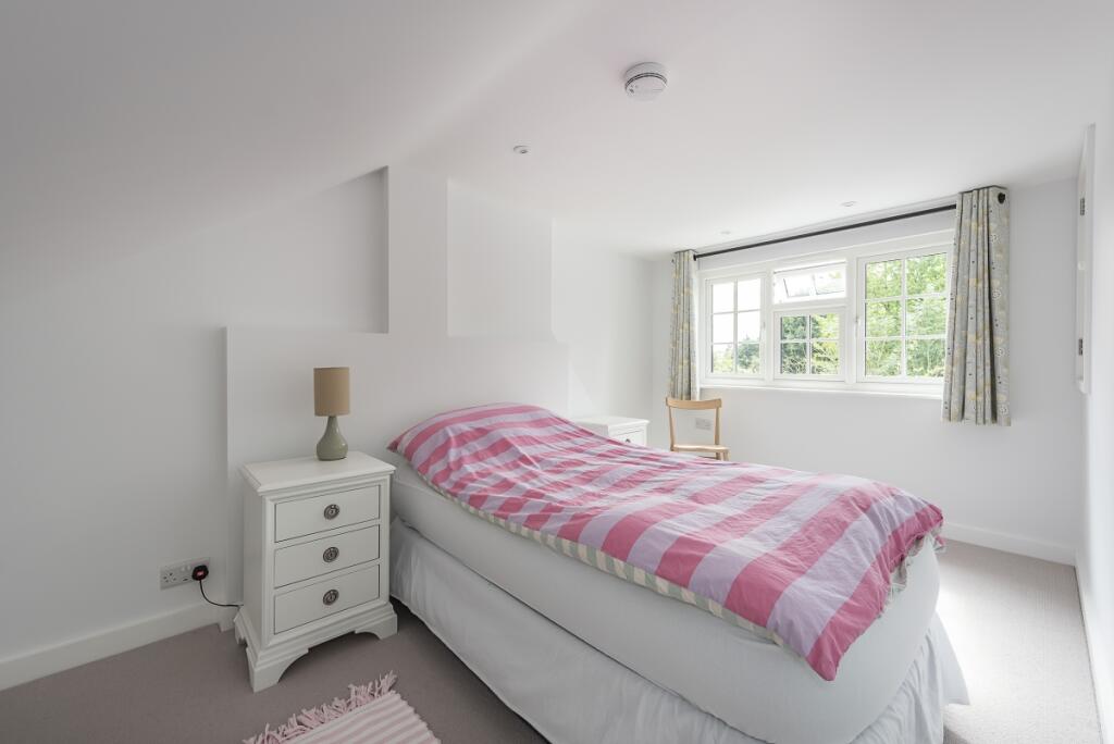 Additional image 13 of West Common Harpenden AL5