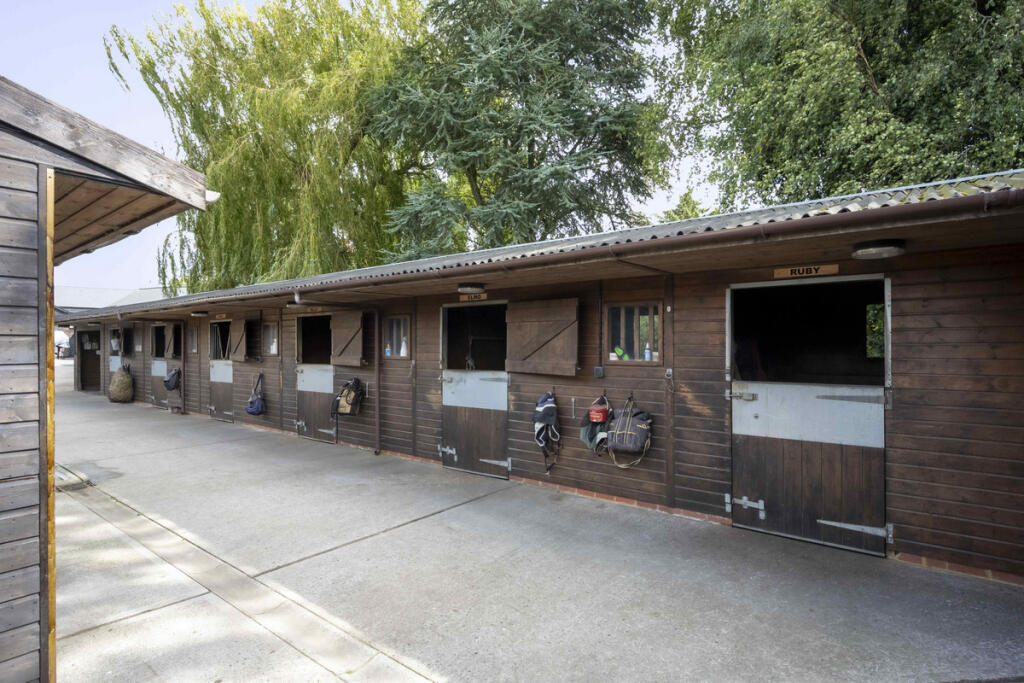 Additional image 5 of Pottersheath Road, Welwyn, AL6