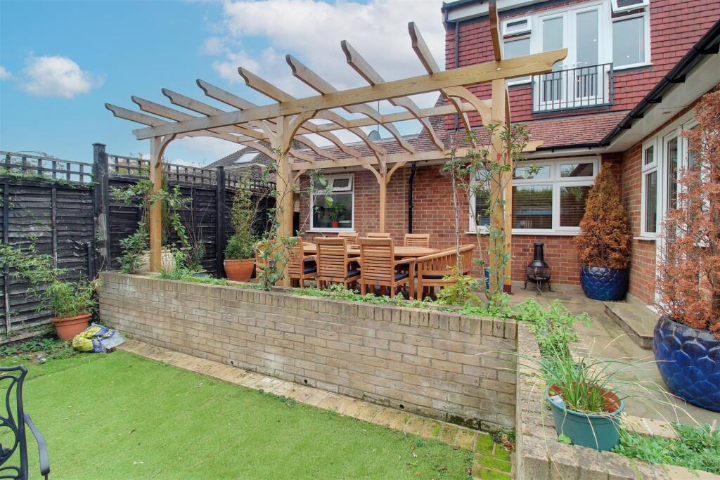 Additional image 22 of Dixons Hill Road, Welham Green