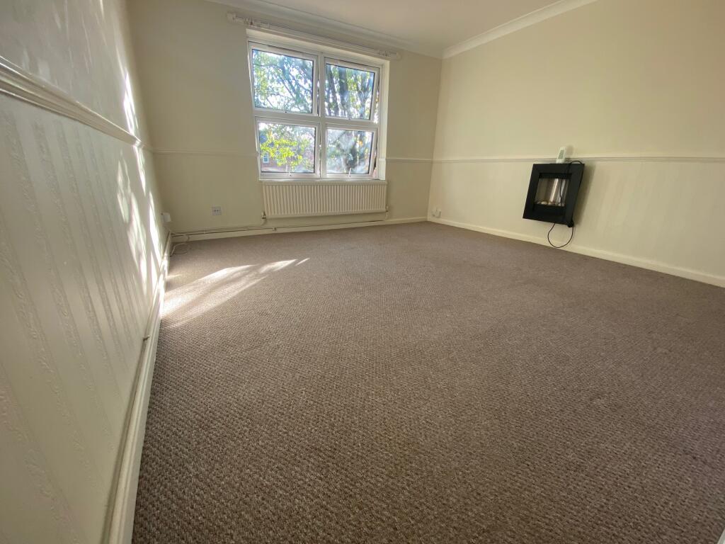 Additional image 3 of Broadwater Crescent, WELWYN GARDEN CITY