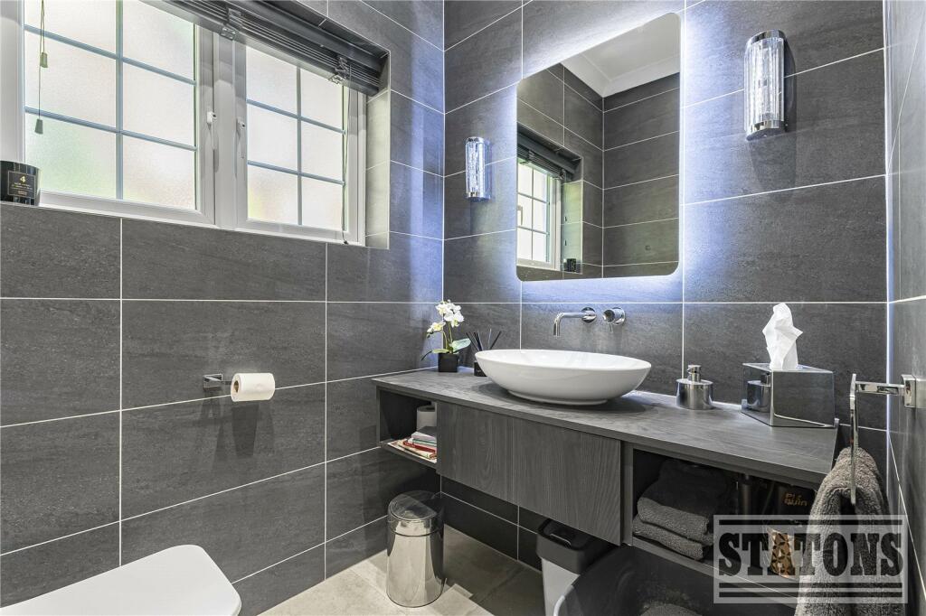 Additional image 11 of Dixons Hill Close, Brookmans Park, Hatfield, Hertfordshire, AL9