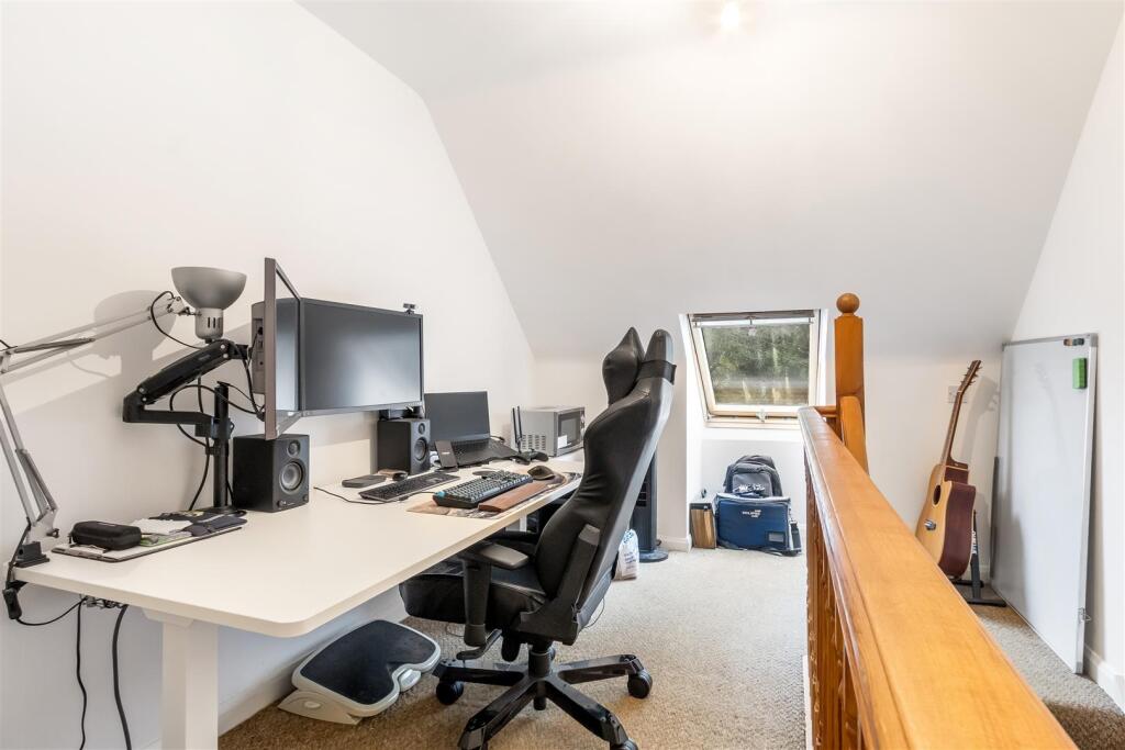 Additional image 16 of Pooleys Lane, Welham Green, Herts