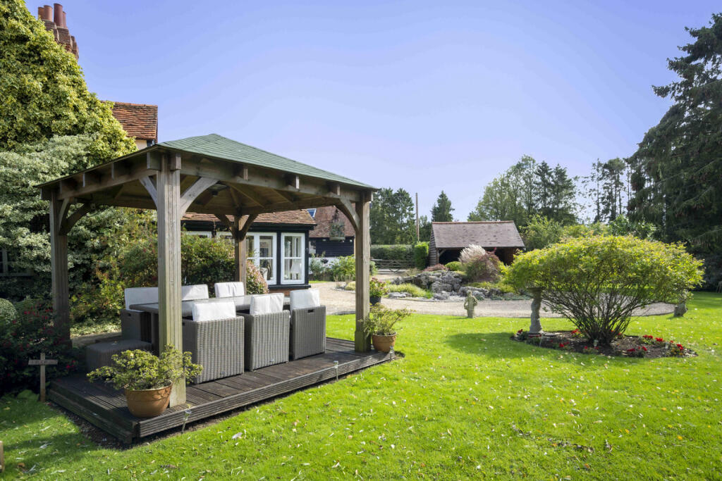 Additional image 28 of Pottersheath Road, Welwyn, AL6