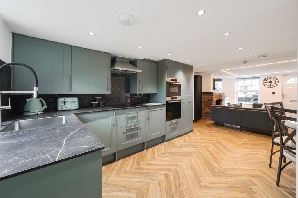 Additional image 12 of High Street Redbourn AL3