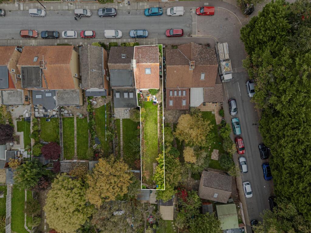 Additional image 10 of Wynchlands Crescent, St. Albans, Hertfordshire, AL4