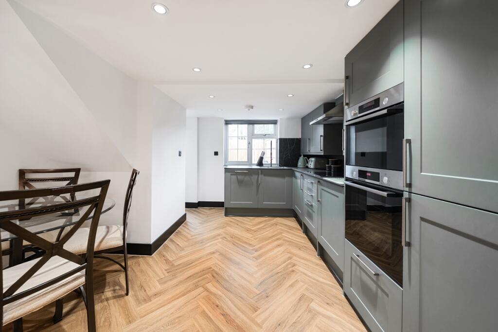 Additional image 23 of High Street Redbourn AL3