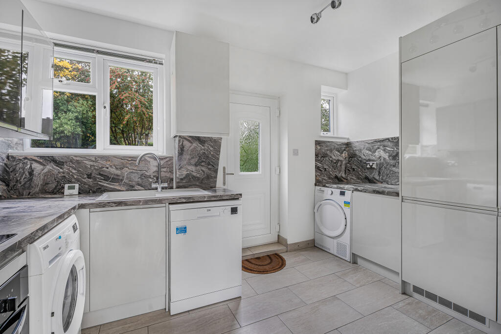 Additional image 3 of Hyde View Road, Harpenden, Hertfordshire, AL5