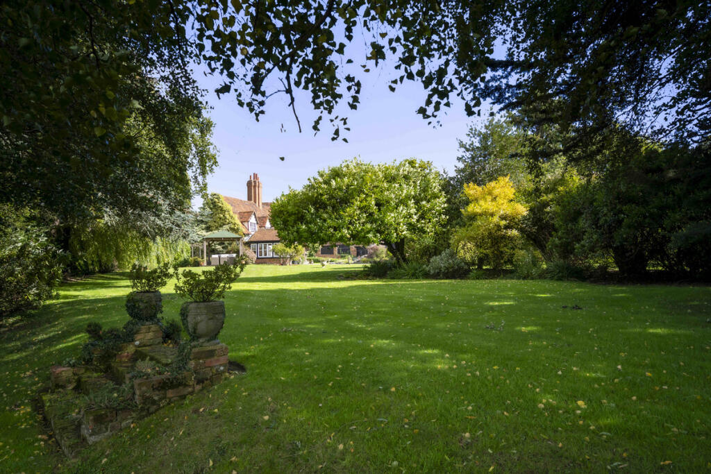 Additional image 23 of Pottersheath Road, Welwyn, AL6