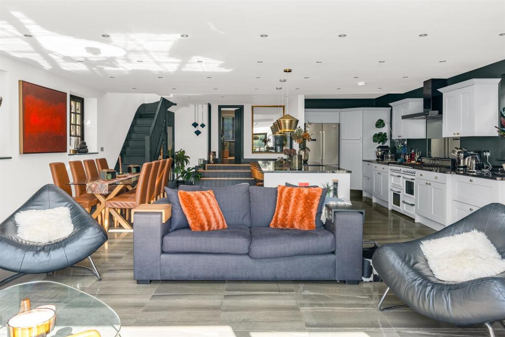 Additional image 22 of Rosecroft Lane, Welwyn