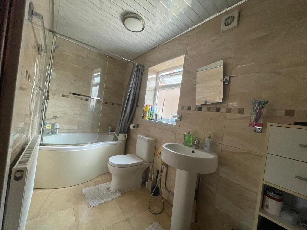 Silverton Crescent, Birmingham, B13 photo 4
