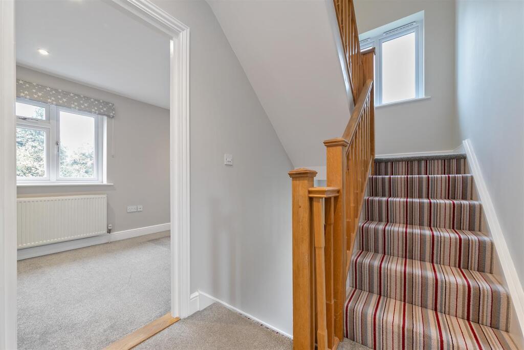 Additional image 40 of Sheppards Close, St Albans