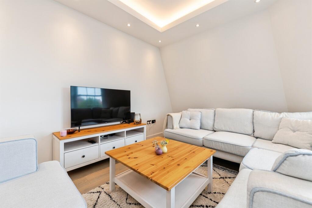 Additional image 7 of Stonehills, Welwyn Garden City