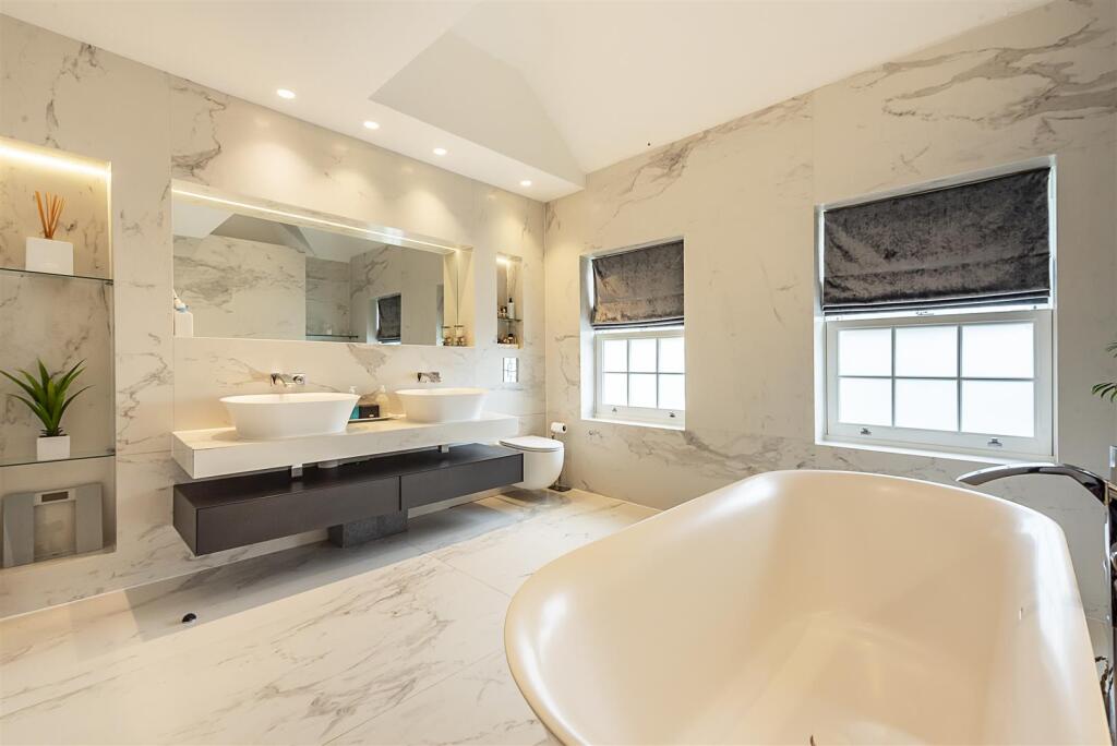 Additional image 14 of Hatching Green Close, Harpenden