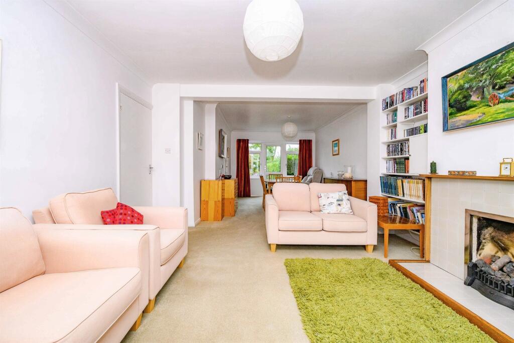 Additional image 5 of Woodfield Way, St. Albans