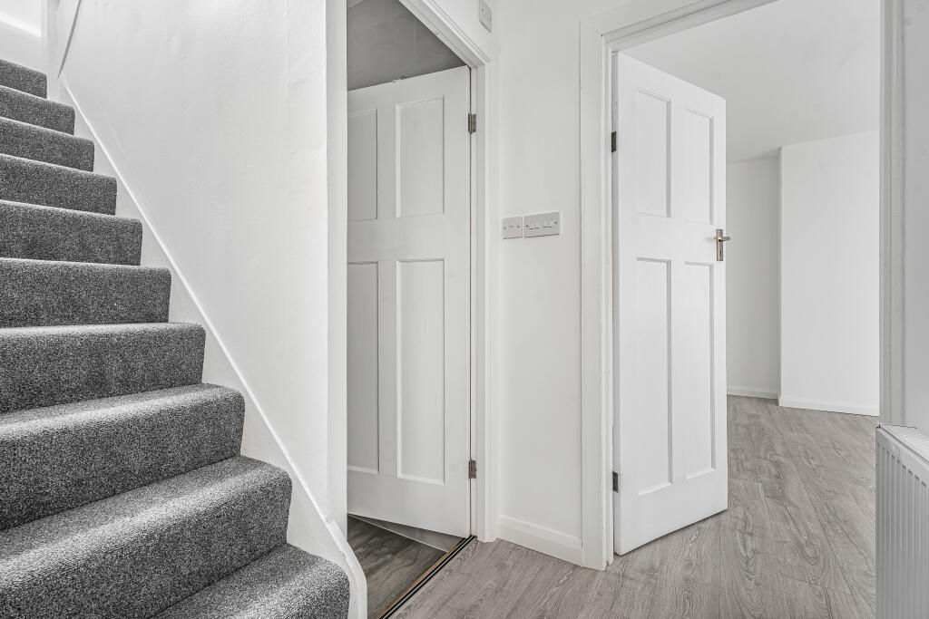 Additional image 6 of Hyde View Road, Harpenden, Hertfordshire, AL5