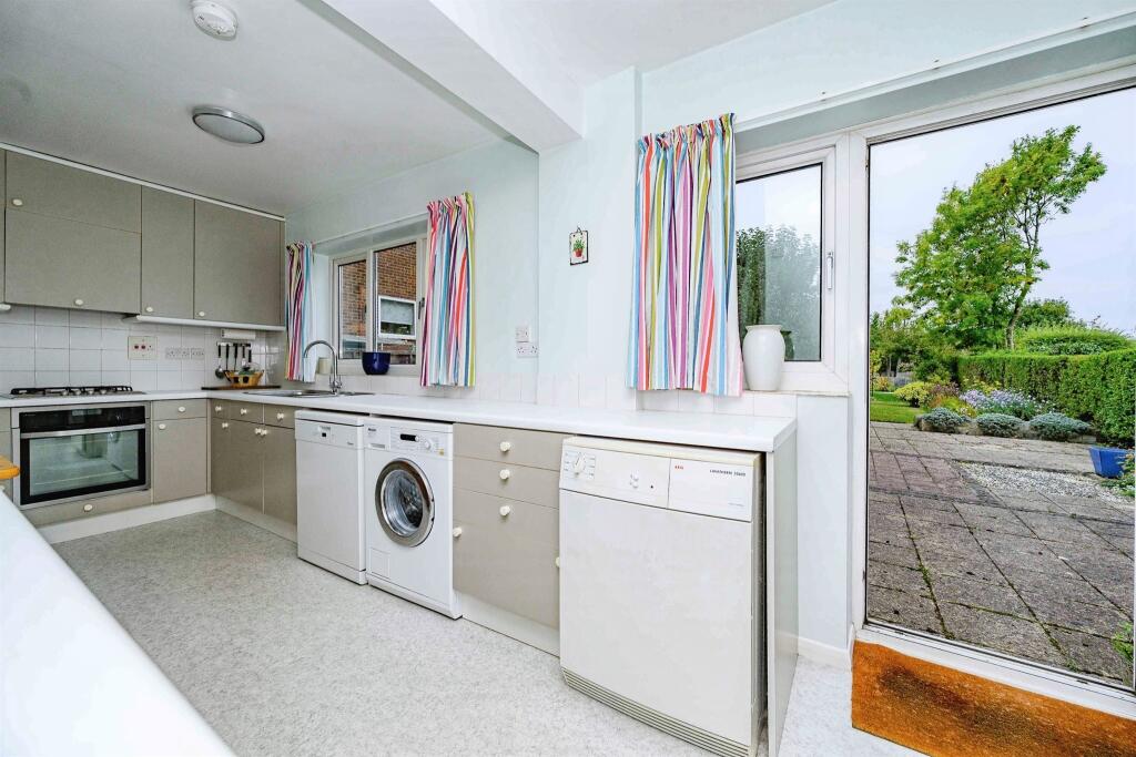 Additional image 14 of Woodfield Way, St. Albans