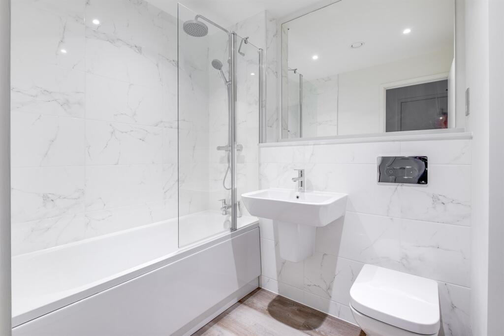 Additional image 12 of The Bank II, B16