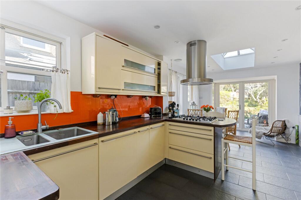 Additional image 4 of Southdown Road, Harpenden, Hertfordshire, AL5