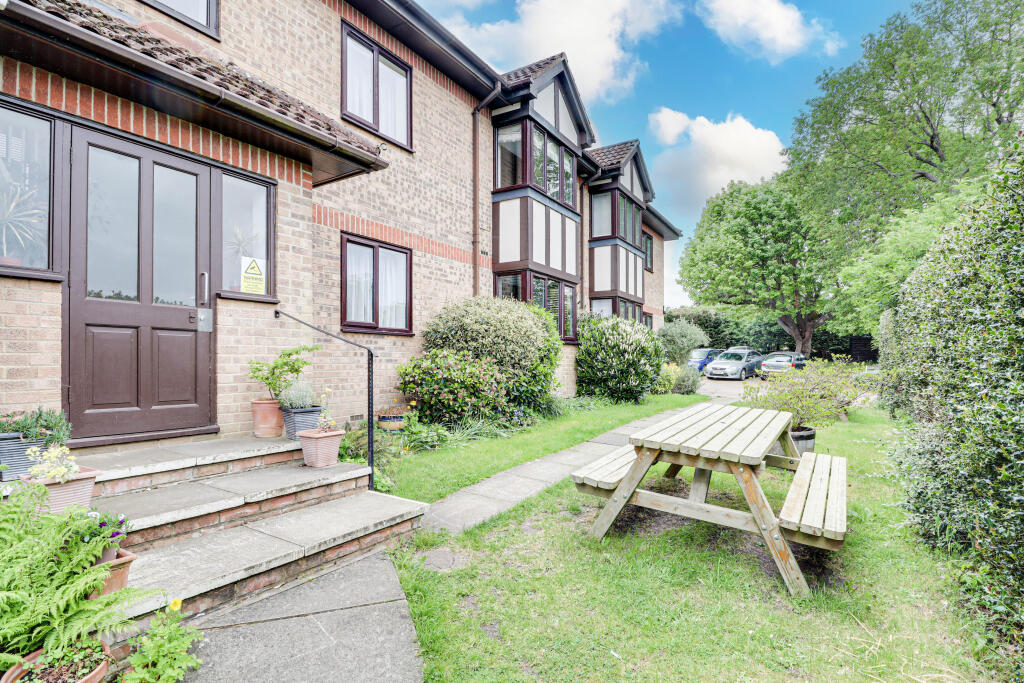 Property image for Robin Court, Westfield Road, Harpenden, AL5