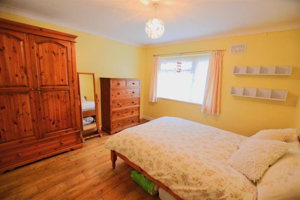 Additional image 20 of Pooleys Lane, Welham Green