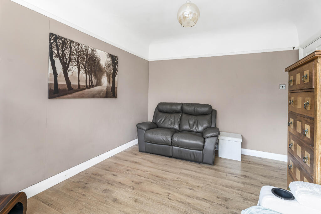 Additional image 7 of Batchwood Drive, St. Albans, Hertfordshire, AL3