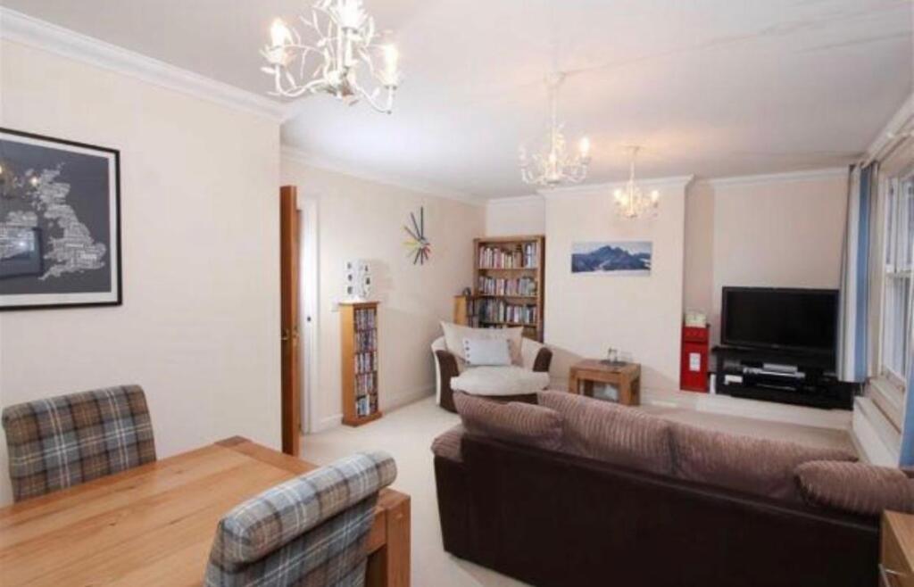 Additional image 4 of 35b High Street, Wheathampstead, Herts, AL4