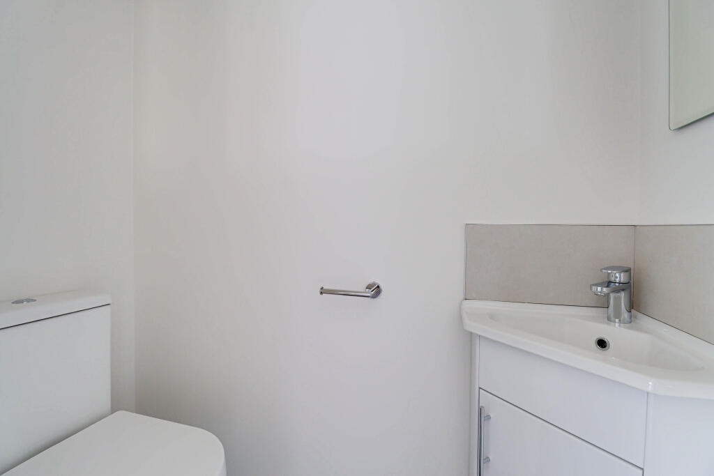 Additional image 5 of Grove Road, Harpenden, AL5