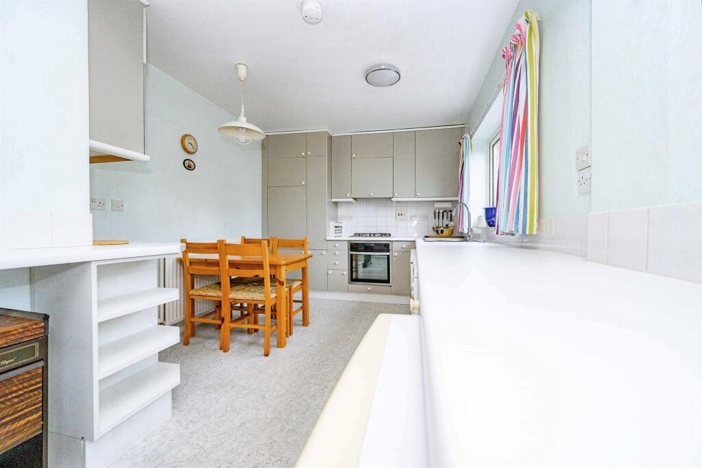 Additional image 15 of Woodfield Way, St. Albans