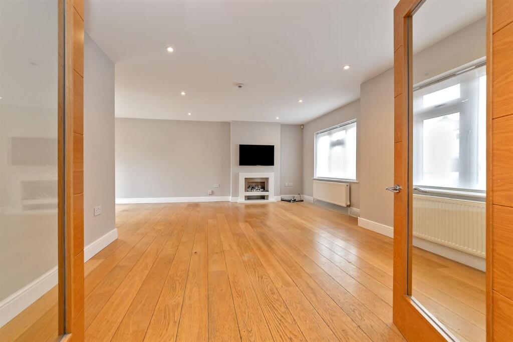 Additional image 29 of Sheppards Close, St Albans