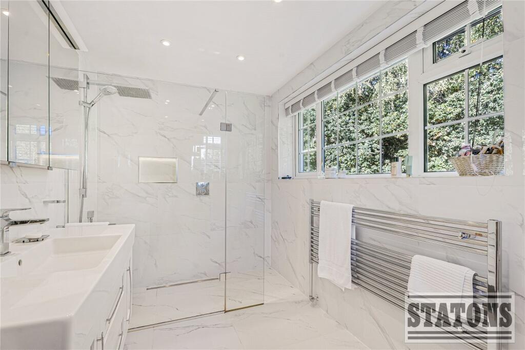 Additional image 18 of Dixons Hill Close, Brookmans Park, Hatfield, Hertfordshire, AL9