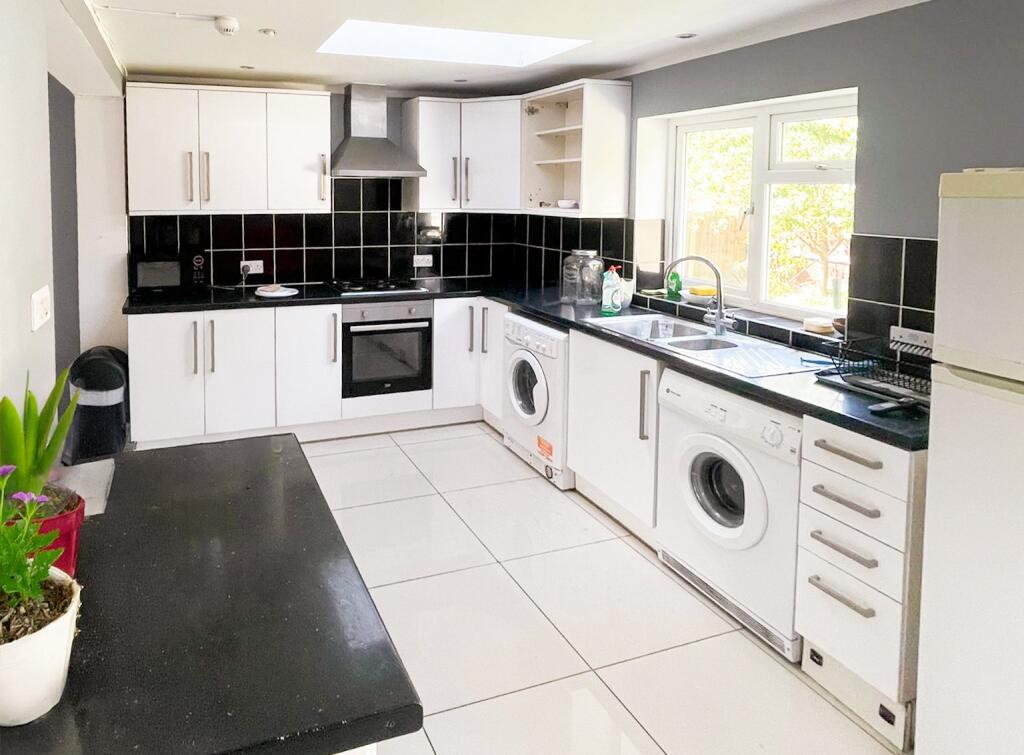 Additional image 4 of Harpenden Road, St. Albans, Hertfordshire, AL3