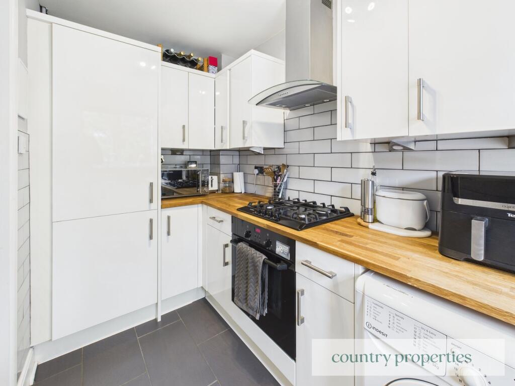 Additional image 5 of Yew Grove, Welwyn Garden City, AL7