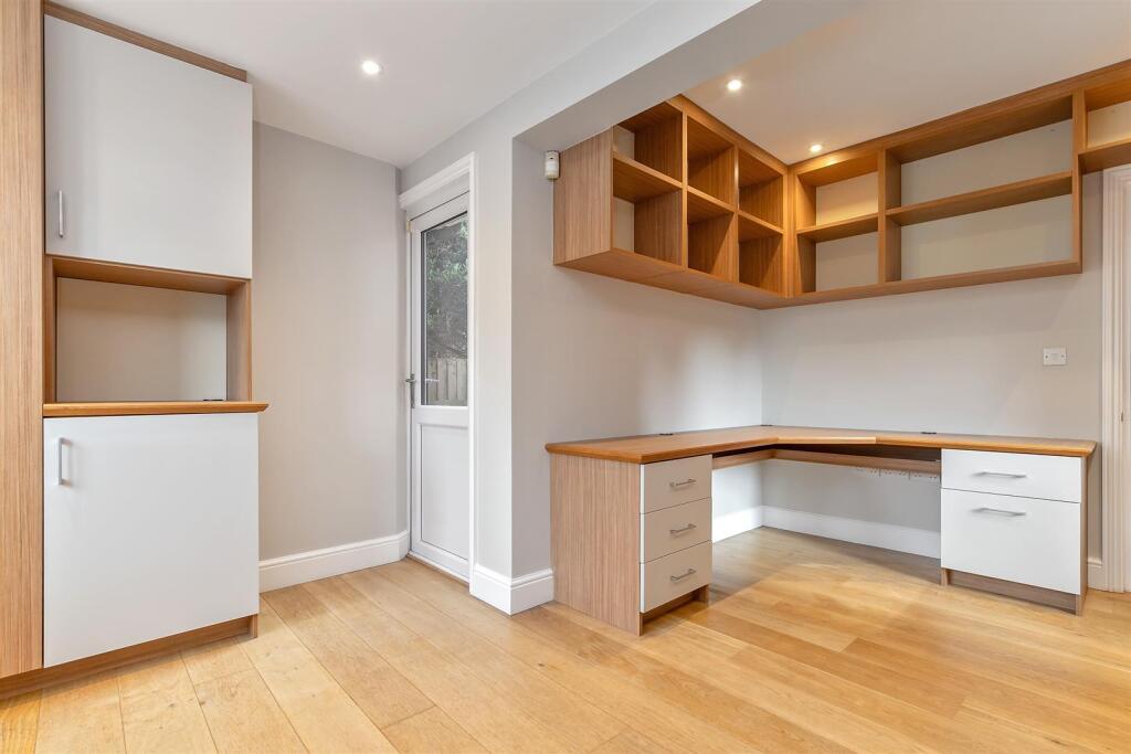 Additional image 26 of Sheppards Close, St Albans