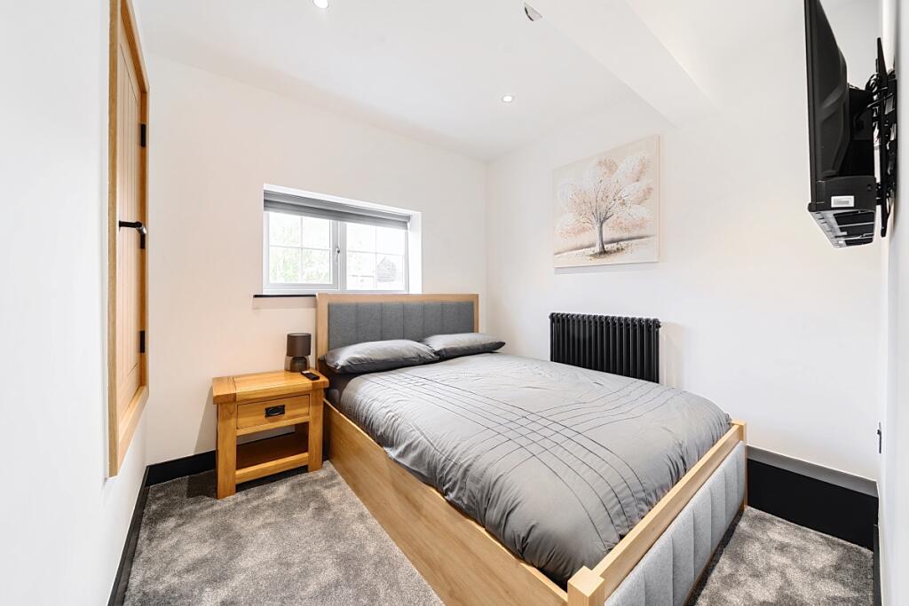 Additional image 6 of High Street Redbourn AL3