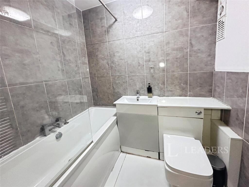 Additional image 16 of Brecon Tower, Guild Close, B16