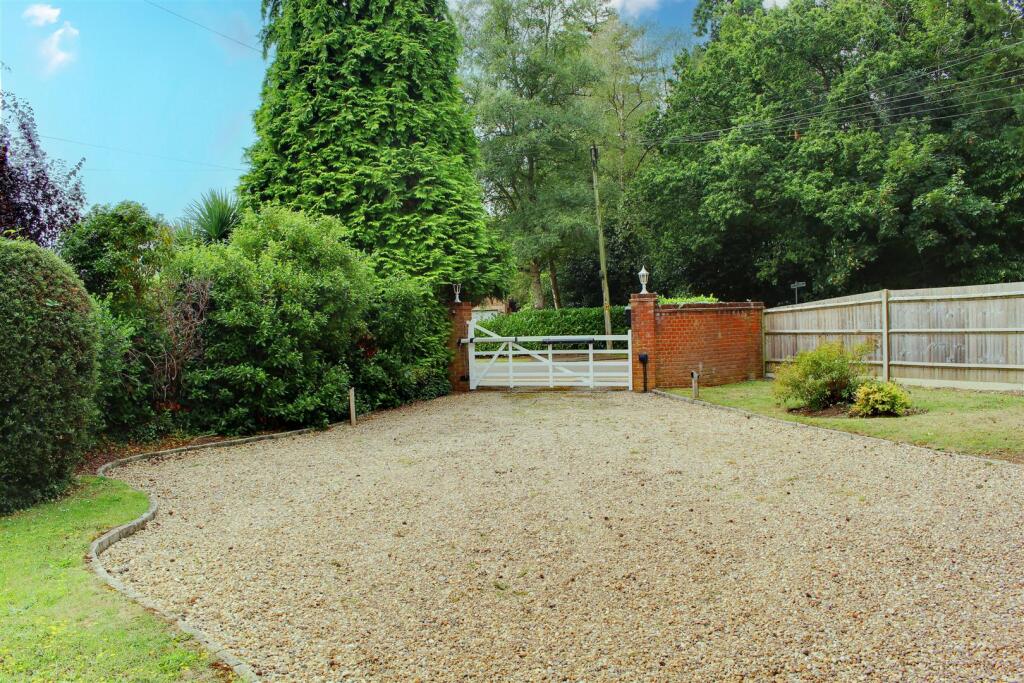 Additional image 61 of Pine Grove, Brookmans Park