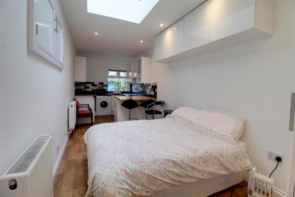 Additional image 29 of Dixons Hill Road, Welham Green