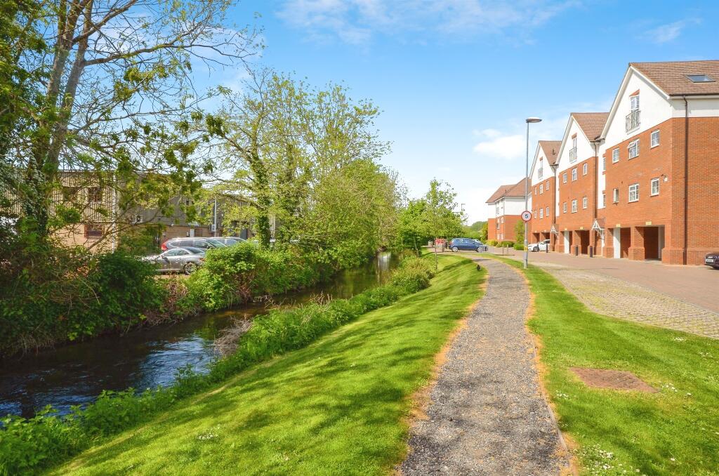 Additional image 5 of Millstone Way, Harpenden