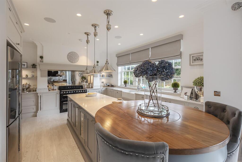 Additional image 13 of Hatching Green Close, Harpenden